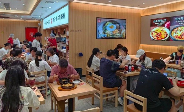 米村拌饭：新一代快餐“白月光”