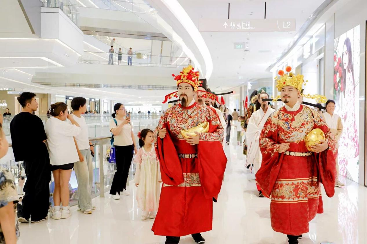 新城控股集团太原吾悦广场共度欢喜中国年